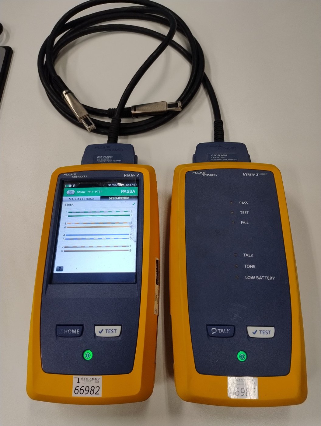 Certificador Fluke em teste de cabeamento estruturado